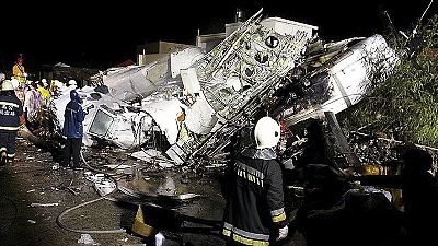 Taiwan: precipita aereo per maltempo. Bilancio: almeno 47 morti Taiwan: precipita aereo per maltempo. Bilancio: almeno 47 morti