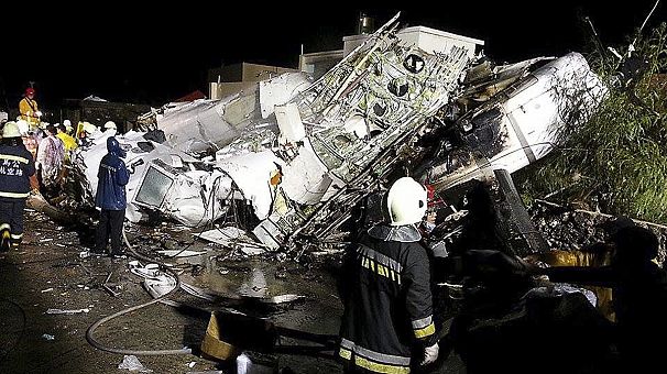 47 dead and 11 injured in TransAsia Airways crash landing