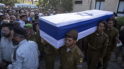 Israelis continue to show solidarity with army offensive Israelis continue to show solidarity with army offensive