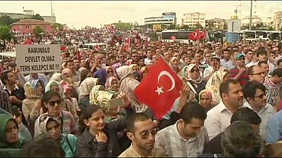 Turkey: eight police officers kept in custody on spying claims Turkey: eight police officers kept in custody on spying claims