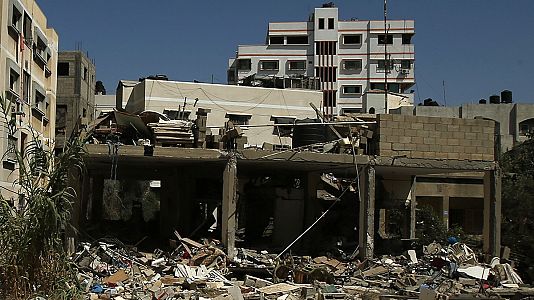 Gaza: Palestinians bury their dead as violence rages on Gaza: Palestinians bury their dead as violence rages on
