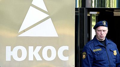 Yukos, Mosca condannata a pagare 50 mld di dollari a ex azionisti Yukos, Mosca condannata a pagare 50 mld di dollari a ex azionisti