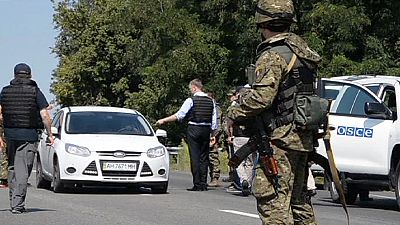 MH17: Lull in fighting enables experts to reach crash site MH17: Lull in fighting enables experts to reach crash site