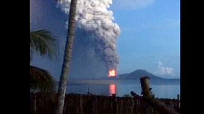 Papua New Guinea’s Mount Tavurvu erupts disrupting some flights Papua New Guinea’s Mount Tavurvu erupts disrupting some flights
