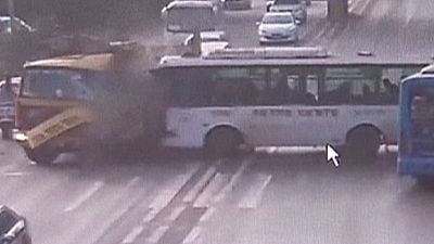 Terrifying accident on China highway – nocomment Terrifying accident on China highway – nocomment