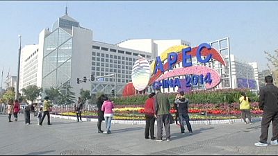 China soothes strains with Japan as APEC summit begins China soothes strains with Japan as APEC summit begins