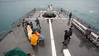 ‘Big objects’ found in search for wreck of AirAsia passenger jet ‘Big objects’ found in search for wreck of AirAsia passenger jet