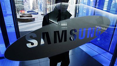 Samsung looks to annual profit decline Samsung looks to annual profit decline