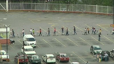 Queues outside Venezuelan supermarkets amid shortages Queues outside Venezuelan supermarkets amid shortages