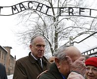 Sobreviventes de Auschwitz mandam recado aos negacionistas Sobreviventes de Auschwitz mandam recado aos negacionistas