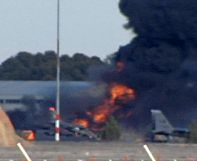 Espanha: Subiu para 11 o número de mortos no acidente com um caça F-16 grego Espanha: Subiu para 11 o número de mortos no acidente com um caça F-16 grego
