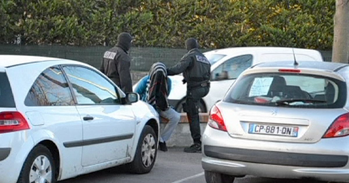 فرنسا: إعتقال خمسة أشخاص للإشتباه في علاقتهم بجهاديين في سوريا و العراق   euronews, العالم