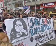 Turchia: nuova manifestazione contro la violenza sulle donne Turchia: nuova manifestazione contro la violenza sulle donne