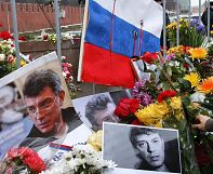 Homenajes y muchas incógnitas tras el asesinato del opositor ruso Boris Nemtsov Homenajes y muchas incógnitas tras el asesinato del opositor ruso Boris Nemtsov