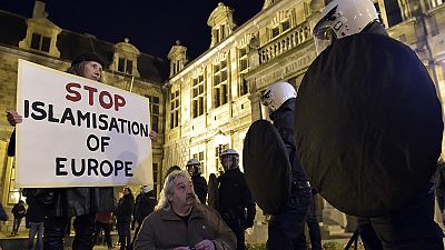 Simpatizantes do Pegida manifestam-se em Antuérpia Simpatizantes do Pegida manifestam-se em Antuérpia