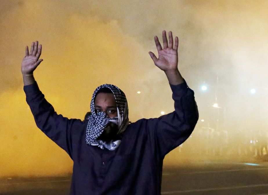 Les manifestations continuent malgré le couvre-feu à Baltimore