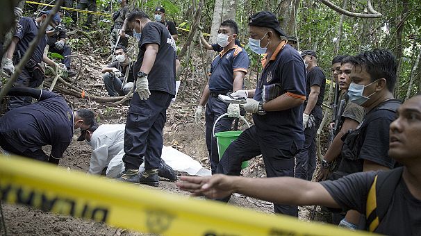 کشف استخوانهای انسان در گورهای پیداشده مالزی