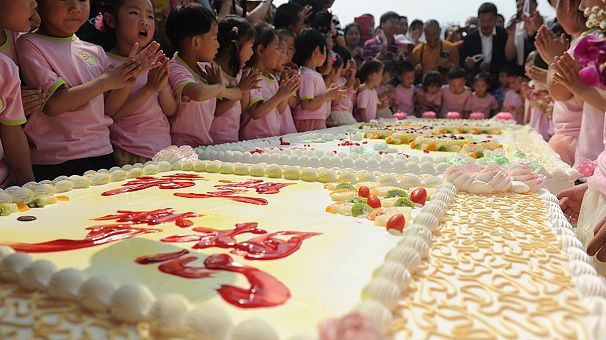 Песня "Happy Birthday" – общественное достояние.