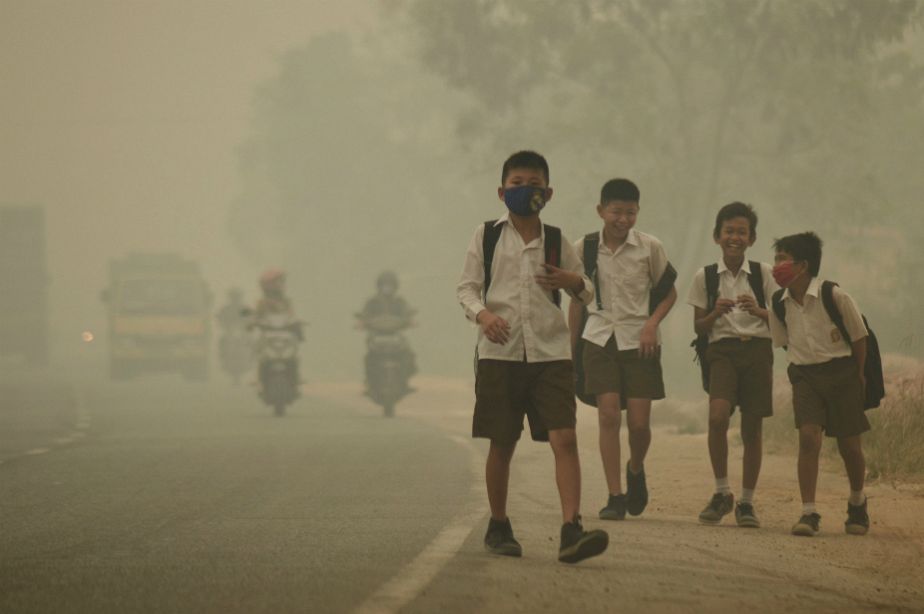 L'Indonésie enveloppée d'un manteau de fumée