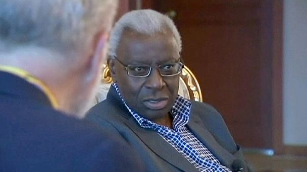 Lamine Diack investigado por corrupção Lamine Diack investigado por corrupção