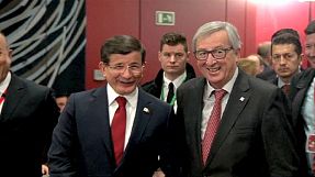Vertice Ue-Turchia, 3 mld di euro per frenare il flusso dei rifugiati verso l’Europa