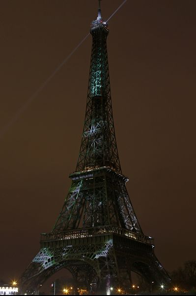 COP21 : La tour Eiffel se pare de vert