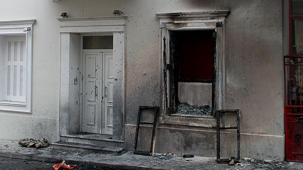 Petrol bombs thrown outside Greek minister?s house