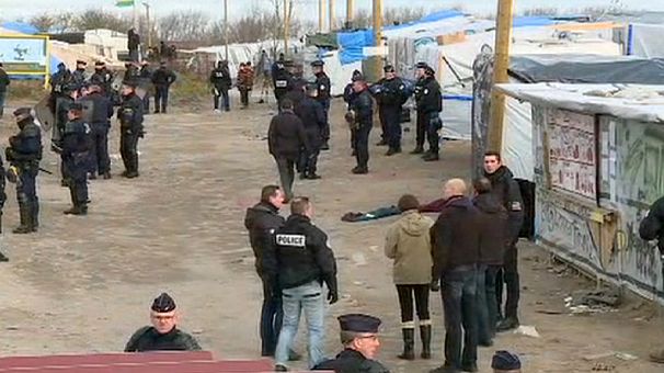 France starts clearing Calais 'Jungle — EU migrant crisis