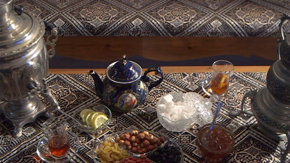 Schwarzer Tee zu jeder Gelegenheit: Aserbaidschans Tee-Tradition