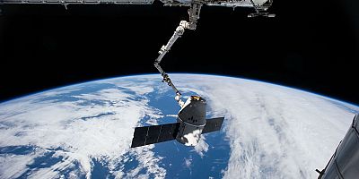 Canadarm2: El brazo robótico espacial que hace posible la vida en órbita