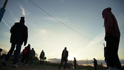 انتقال شماری از نوجوانان مهاجر از حوالی «اردوگاه جنگل» فرانسه انتقال شماری از نوجوانان مهاجر از حوالی «اردوگاه جنگل» فرانسه