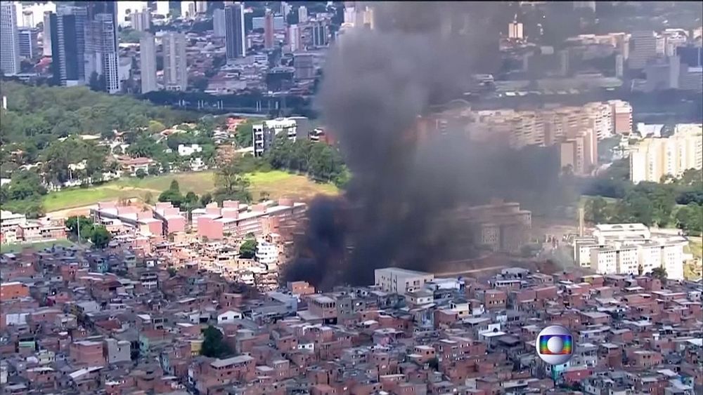 Incêndio em favela de S Paulo deixa 1200 pessoas sem abrigo Euronews