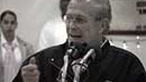 Rumsfeld visits Iraq troops as violence continues