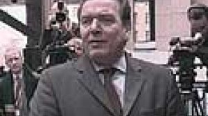 Gerhard Schröder pour un assouplissement du Pacte de stabilité