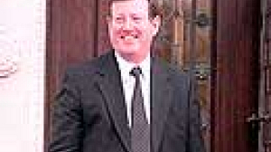 NI peace architect Trimble resigns