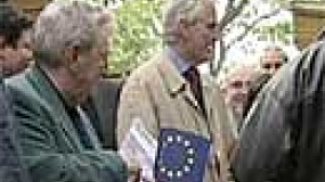 Campaigning intensifies in France ahead of EU constitution vote