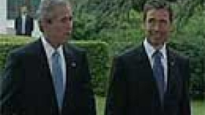 Bush admet un lien entre réchauffement climatique et activité humaine