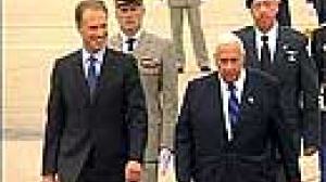 Israel’s Sharon visits France as nations seek better relations