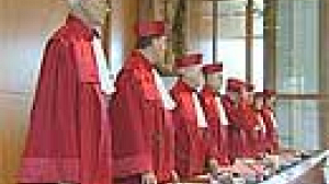 German court set to rule on early elections