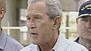 Katrina : le patron de la FEMA démissionne, Bush nie les défaillances