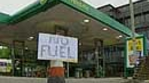 British motorists panic over petrol