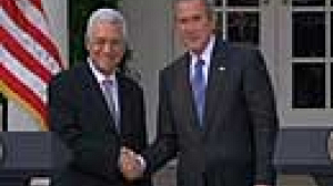 Proche-Orient: George W. Bush joue les arbitres