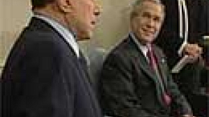 Bush et Berlusconi en difficulté sur la guerre en Irak