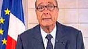 Crise des banllieues : Jacques Chirac propose le “service civil volontaire”