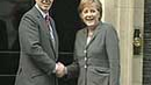 Angela Merkel veut resserrer les liens entre Berlin et Londres