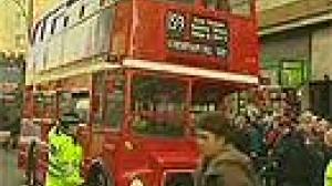 Londres : adieu nostalgique aux “routemasters”