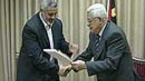 Mahmoud Abbas charge officiellement Ismaïl Haniyeh de former le gouvernement