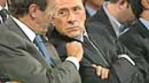 Italie : Berlusconi inculpé pour corruption, démission du ministre de la Santé