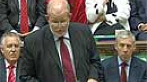 L’affaire Charles Clarke embarrasse chaque jour davantage le gouvernement de Tony Blair