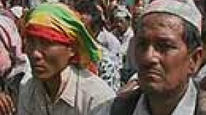 New Nepalese PM calls for peace talks with rebels